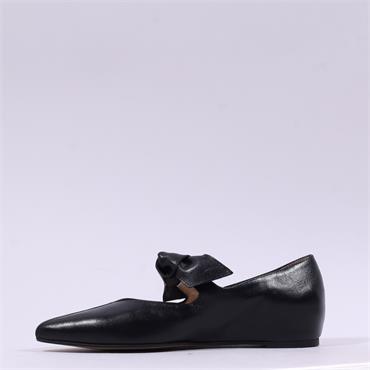 Wonders Triana Hidden Wedge Bow Pump - Black Leather